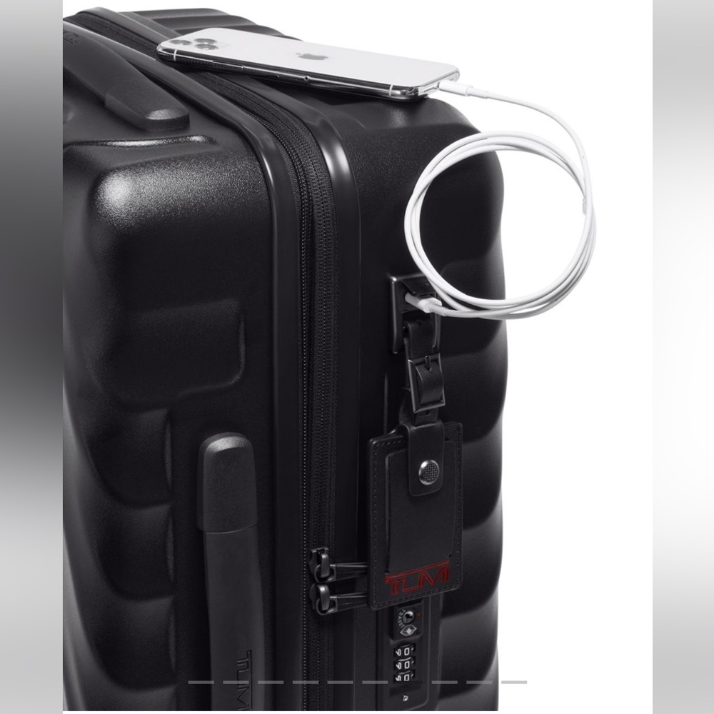 TUMI 19 DEGREE International Expandable 4 Wheeled Carry-On - Picture 3 of 17
